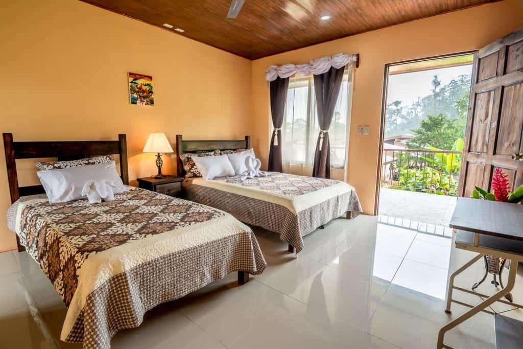 Aunty Arenal Lodge La Fortuna 外观 照片