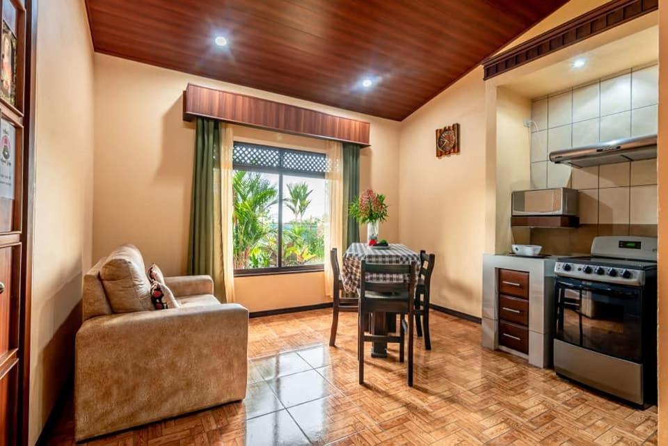 Aunty Arenal Lodge La Fortuna 外观 照片