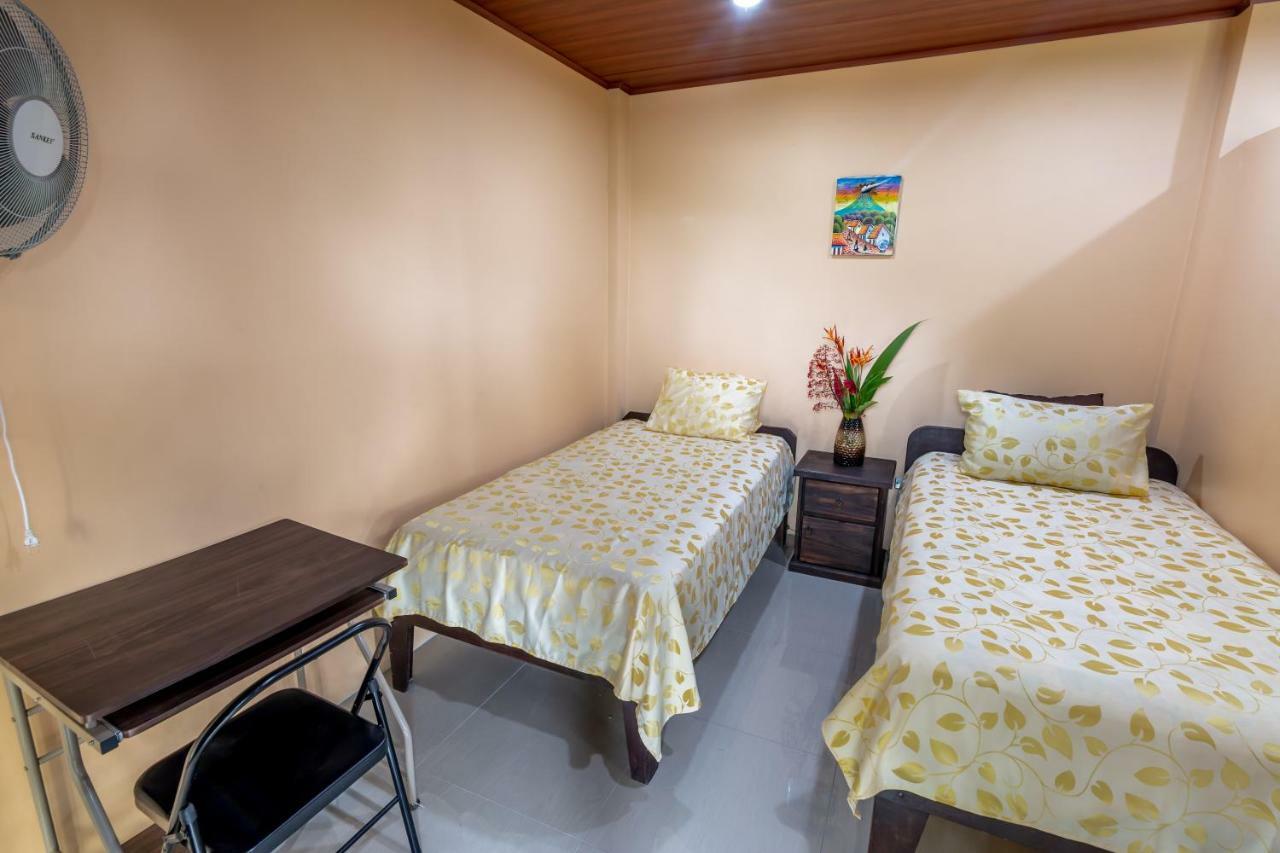 Aunty Arenal Lodge La Fortuna 外观 照片